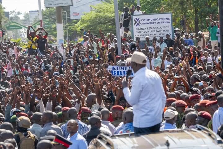 Ruto Rocks Kisumu Like Never Before: Massive Crowds Chant ‘Shujaa’ as Ksh49B Mega Projects Roll Out!