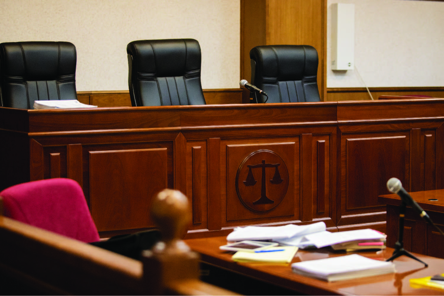 “Judge Ameshikana na Kiti” Drama at Nairobi After Judge Taught a Lesson After Eating Bribes And Failing to Deliver Justice