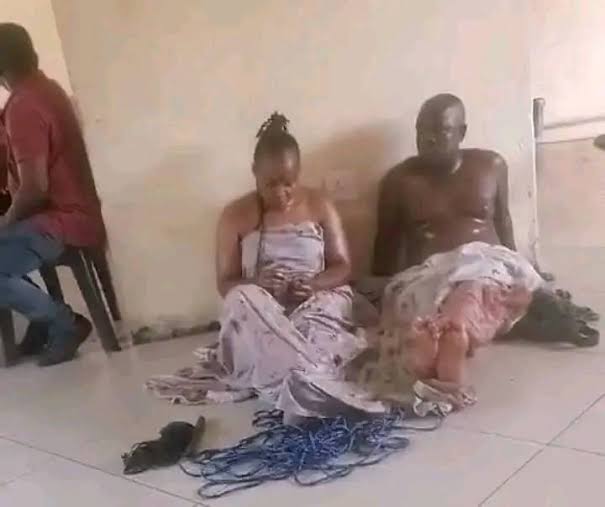 “Nimewapata Life Life” Kenyan Lady Drops Down In Tears After Catching His Husband Do This With Another Lady