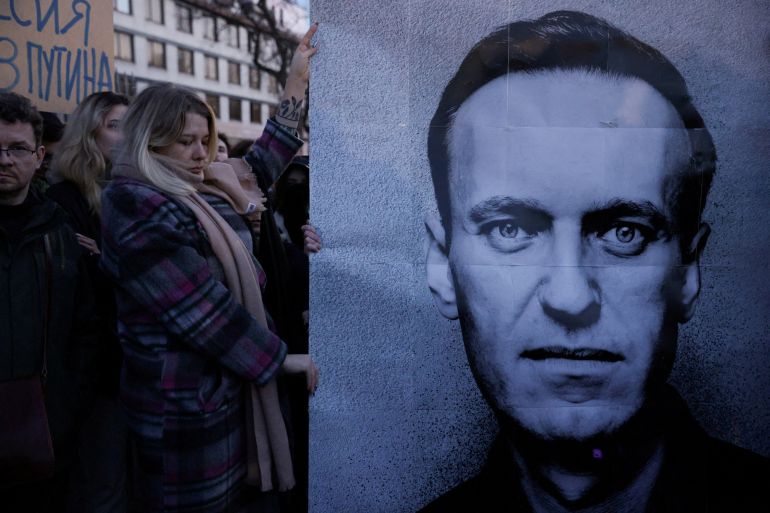 ‘Poisoned by the Kremlin?’ Five European Powers Drop Bombshell on Navalny’s Death