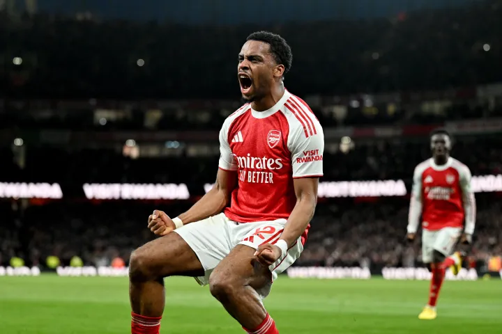 CORNER KINGS CRUSH BLUES: Arsenal’s Aerial Assault Sinks 10-Man Chelsea in Emirates Thriller